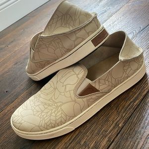 OLUKAI–Women's Pehuea Lau Slip-On Shoes